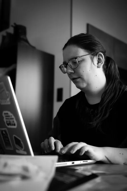Portrait de MANON, équipe RX Business